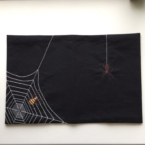 ☆蜘蛛刺繍のノートカバー☆
