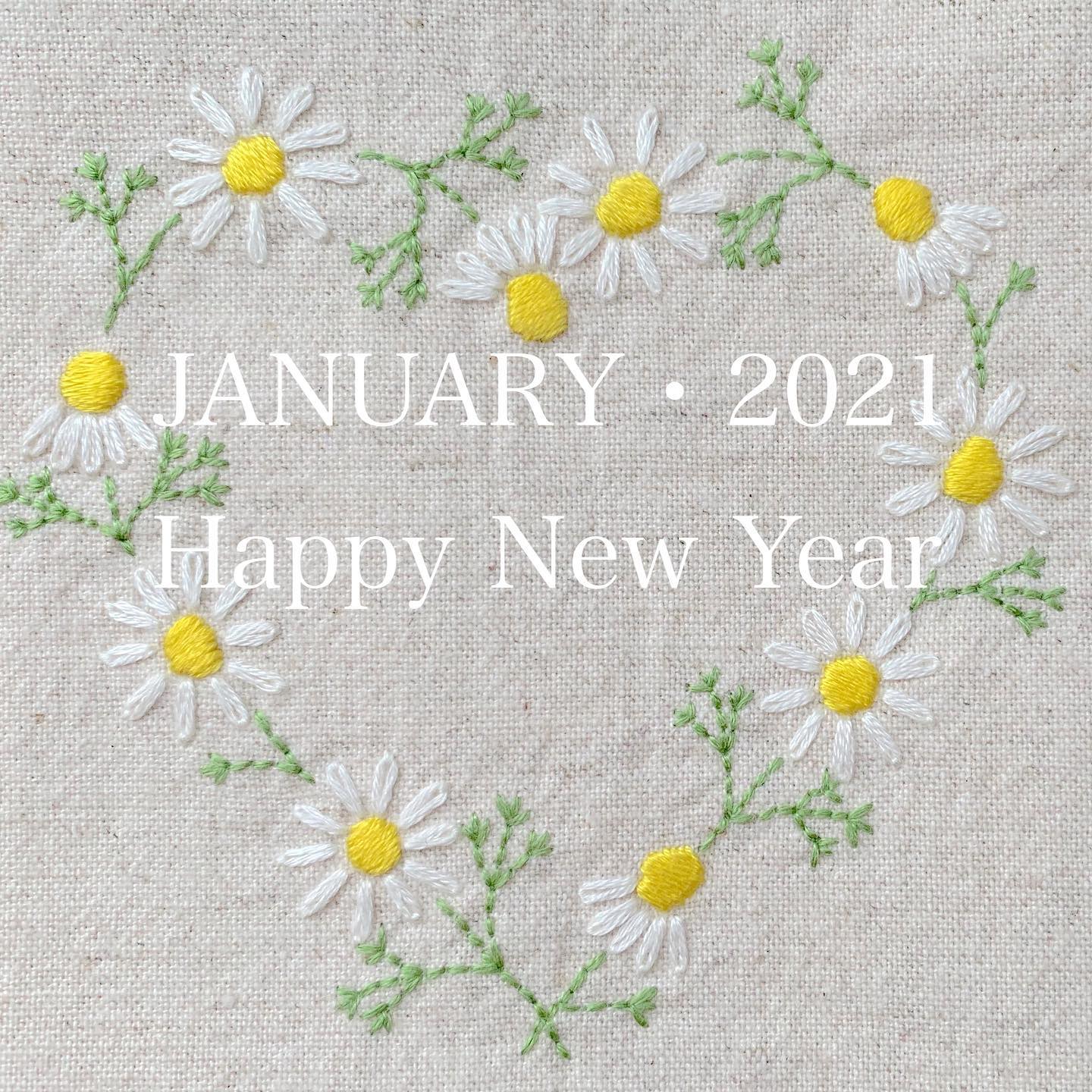 #happynewyear本年も宜しくお願い致します。#2021#JANUARY#令和3年#一月#平和な1年になりますように#花のあるくらし#ハートのカモミール刺繍#カモミール刺繍#カモミール刺繍のブックカバー#文庫本サイズ#ブックカバー #花刺繍 #刺繍 #embroidery #手刺繍#handembroidery #handmade #手仕事#手作り#針仕事#needlework#カミツレ#カモマイル#カモミール#chamomile#tomoprix